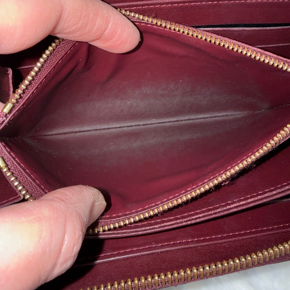 Louis Vuitton Vernis Amarante Patent Leather Zip Around Wallet - Picture 10 of 14